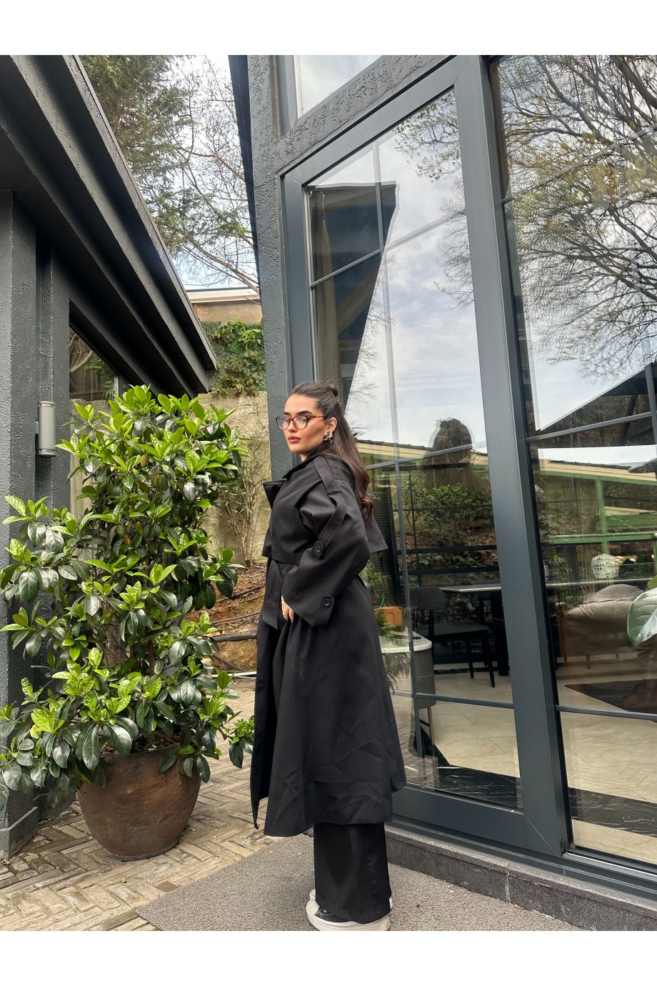 SİYAH DÜĞME DETAYLI TRENÇKOT GC-777